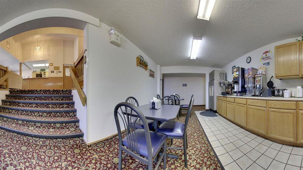 Super 8 By Wyndham Kirksville-University Area 外观 照片