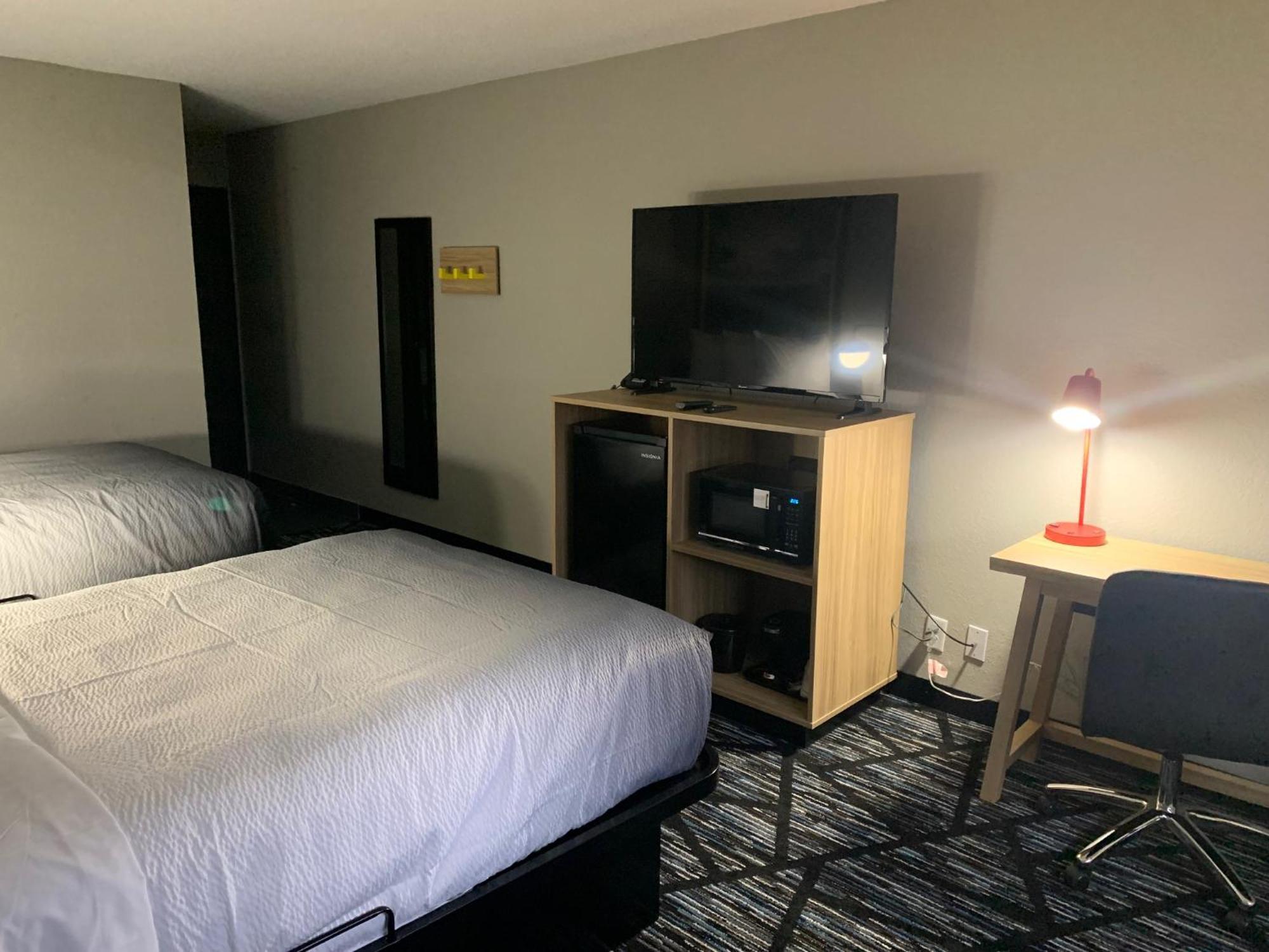 Super 8 By Wyndham Kirksville-University Area 外观 照片