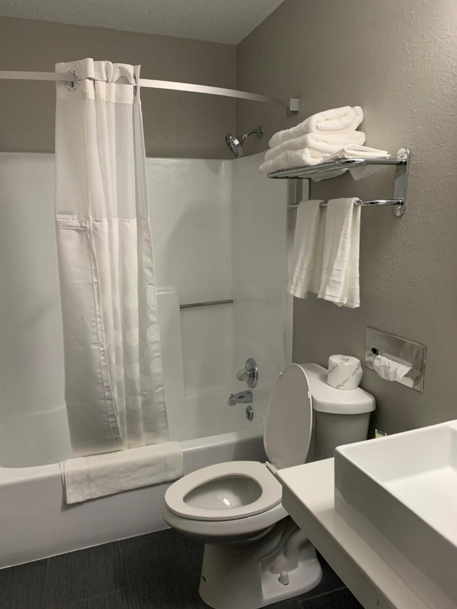 Super 8 By Wyndham Kirksville-University Area 外观 照片