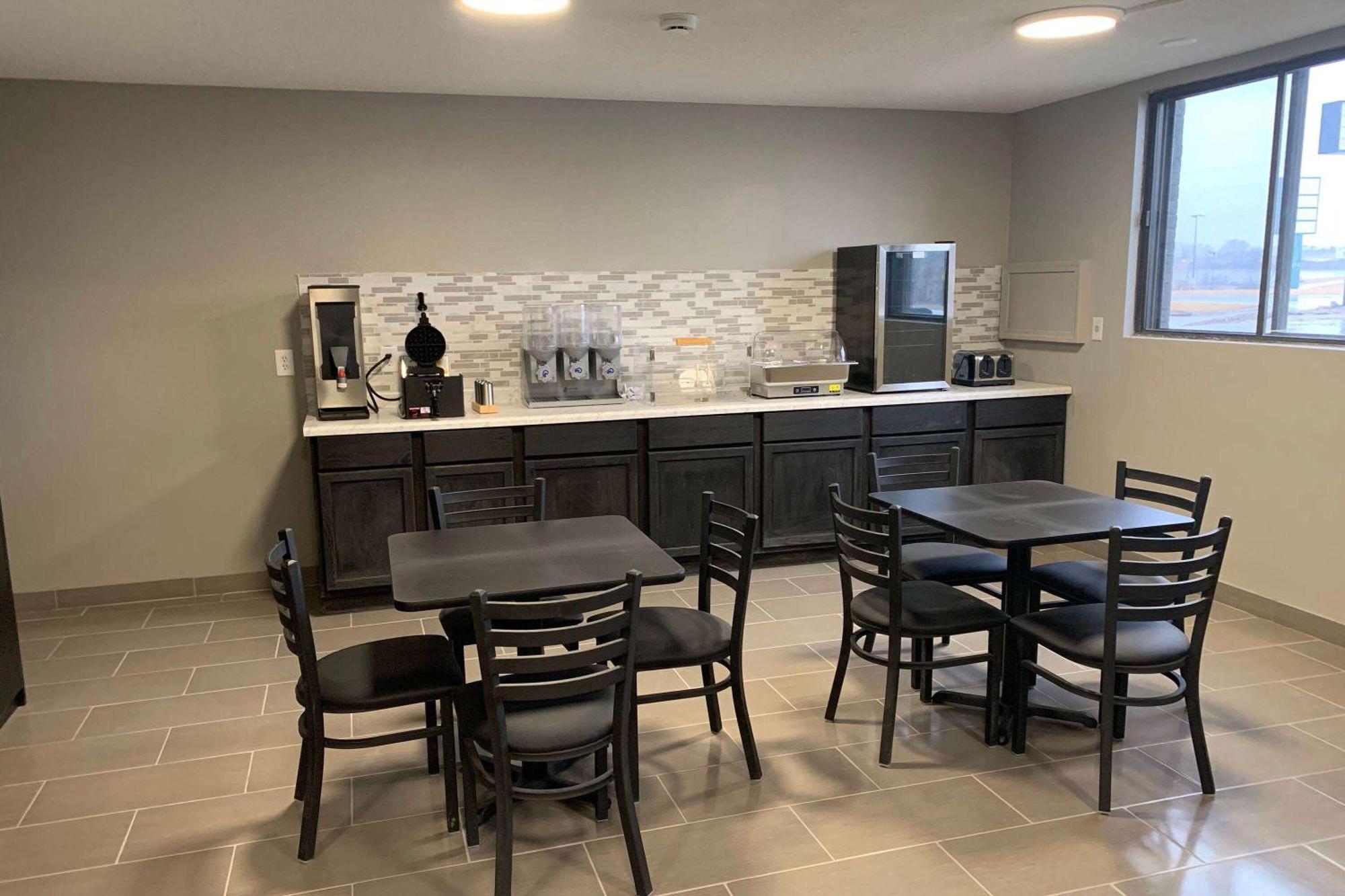 Super 8 By Wyndham Kirksville-University Area 外观 照片