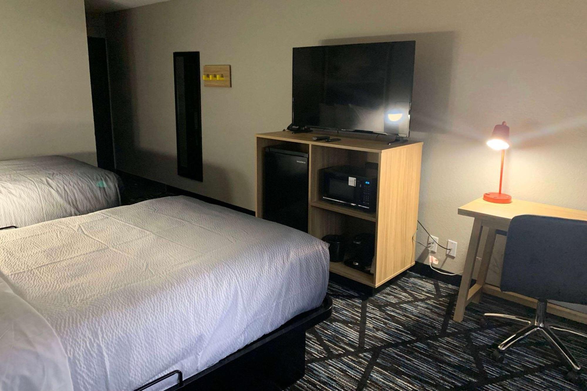 Super 8 By Wyndham Kirksville-University Area 外观 照片